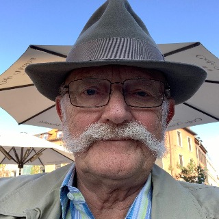 Hej, jeg er en mand der søger søde damer, til samtale og anden hygge . F.eks. mødes til en ... chat med John, en Mand fra Jyderup. Stort chat-forum.