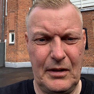 Frisk fyr med en god portion humor og altid i godt humør, søger lige pt noget uforpligtend ... chat med Højlund74, en Mand fra Odder. Stort chat-forum.