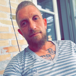 Jeg er en glad og smilene mand der er klar på nye udfordringer jeg har 4 børn ... chat med Casper, en Mand fra Mørkøv. Stort chat-forum.