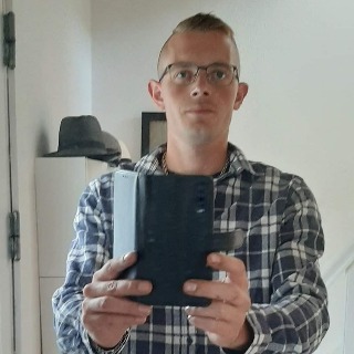 Jeg er far til en dreng på 11år
Jeg elsker god mad
Min familie og venner betyder meget f ... chat med Ole, en Mand fra Ebberup. Stort chat-forum.