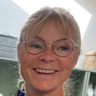 Jeg er single og aktiv. Kan godt lide at være ude i naturen. Kan lide at lave havearbejde. ... chat med Nille, en Kvinde fra Store Heddinge. Stort chat-forum.