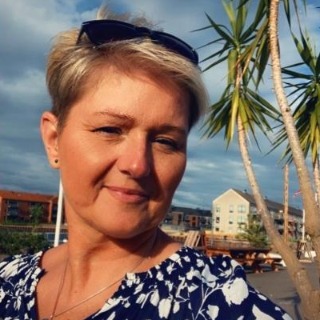 Jeg er som menneske omsorgsfuld, kærlig, spontan og nem at snakke med, et meget åben og ær ... chat med Heidi, en Kvinde fra Nyborg. Stort chat-forum.