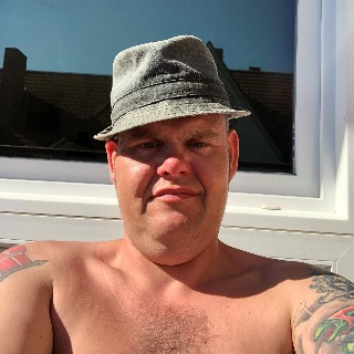 Jeg er far til 2 dejlige piger på henholdsvis 1,5 og 4år, som jeg desværre kun har fast i  ... chat med Hamderdennis, en Mand fra Sønderborg. Stort chat-forum.