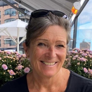 Jeg er en kvinde på 61 år, bor i Ry.
Jeg skriver ikke en profiltekst, hvis du er interner ... chat med Ellen, en Kvinde fra Ry. Stort chat-forum.