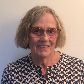 Hej Derude.
Jeg er en kvinde i min bedste alder mener jeg. Jeg bor i lejlighed med lille  ... chat med Ingelise, en Kvinde fra Støvring. Stort chat-forum.