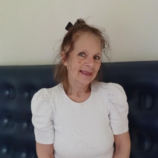 Hej, jeg er engelsk og taler grundlæggende dansk, men engelsk er bedre. Jeg er meget aktiv ... chat med Jennie, en Kvinde fra Guldborg. Stort chat-forum.