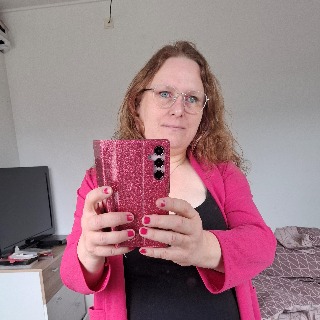 Jeg er en kvinde på 42 år. Jeg har 3 børn på 7,  10 og knapt 13 år og en lille hund.
Jeg  ... chat med Forte, en Kvinde fra Fuglebjerg. Stort chat-forum.