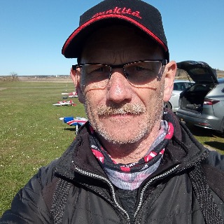 Super frisk efterlønner, frisk, og kæk, søger den sidste store kærlighed, bor i eget hus p ... chat med Flyboy63, en Mand fra Nykøbing M. Stort chat-forum.