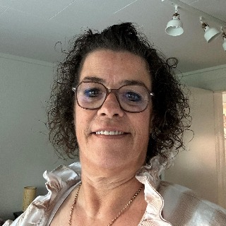 Jeg er en kvinde på 54 år der søger kærlighed  ... chat med Christina, en Kvinde fra Odense C. Stort chat-forum.