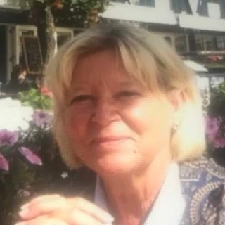 Jeg er single efter min mand døde af Aspest (lungehinde kræft ) i 2022
Er ret ungdommelig ... chat med Britbeese, en Kvinde fra Espergærde. Stort chat-forum.
