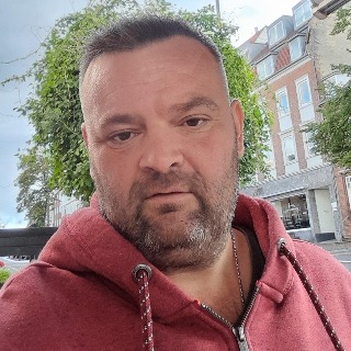 Hej.
Jeg er en dejlig og skøn fyr på 40 søger en sød og dejlig kæreste som er smilende og ... chat med Lillefyr, en Mand fra Skanderborg. Stort chat-forum.