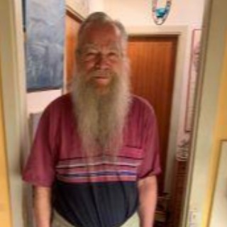 Underdanig enkemand 79 søger dominerende dame der ved hvor skabet skal stå.Jeg bor alene i ... chat med Underdanig, en Mand fra Solrød Strand. Stort chat-forum.