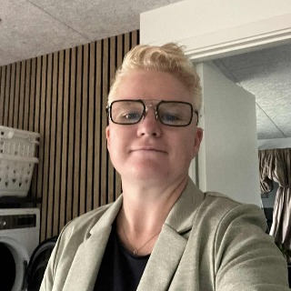 41 år frisk humoristisk kvinde med en datter på snart 13 år som jeg deler med min ex kone  ... chat med Camilla, en Kvinde fra Kolding. Stort chat-forum.