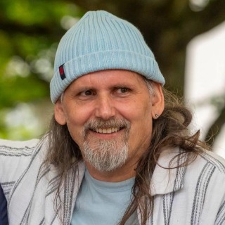 Hej. 
Det sker at tanken om tosomhed strejfer...
Jeg er for ikke længe siden flyttet og  ... chat med Jesperg, en Mand fra Aarhus C. Stort chat-forum.