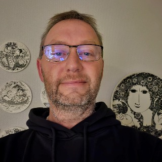 Hejsa
Jeg er en mand på 52 som søger en sød og kærlig kvinde.
Jeg bor på landet på et ej ... chat med Kim, en Mand fra Grindsted. Stort chat-forum.