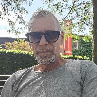 Hejsa ... chat med Niels, en Mand fra Søborg. Stort chat-forum.