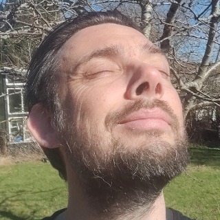 Guitar, madlavning og kærlighed. ... chat med Martin, en Mand fra Hjortshøj. Stort chat-forum.