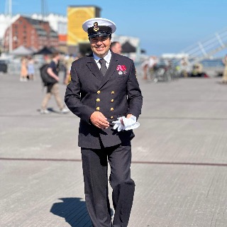 Søger den eneste ene
Oversergent i søværnet
2 piger på 14 og 16 år ... chat med Lars, en Mand fra Frederikshavn. Stort chat-forum.