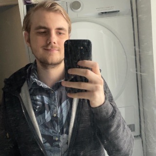 Hej! Jeg er 23 år, katteejer til min elskede Yumi, og lidt af en nørd :)

Når jeg ikke g ... chat med Kevin, en Mand fra Slagelse. Stort chat-forum.