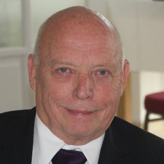 En ung mand der er blevet lidt ældre har det godt og fuld af livsmod og interesserer mig f ... chat med Evald, en Mand fra Skanderborg. Stort chat-forum.