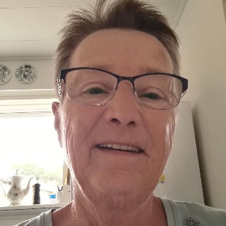 Glad og empatisk kvinde på 75 gode somre,slank,lyst kort hår,der har en lille hund,elsker  ... chat med Solskin, en Kvinde fra Malling. Stort chat-forum.