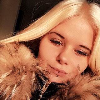 Har en datter og søger en kæreste. ... chat med Trunte, en Kvinde fra Højby. Stort chat-forum.