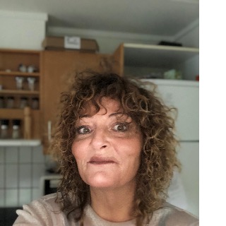 Hej, jeg kommer fra Kolding. Jeg har ikke skrevet nogen profiltekst endnu, måske jeg skriv ... chat med Marianne, en Kvinde fra Kolding. Stort chat-forum.