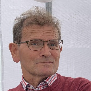 Jeg er enkemand på 70 år, lever ene på en landejendom, hvor ejendommen er overvejende natu ... chat med Kaj, en Mand fra Ebeltoft. Stort chat-forum.